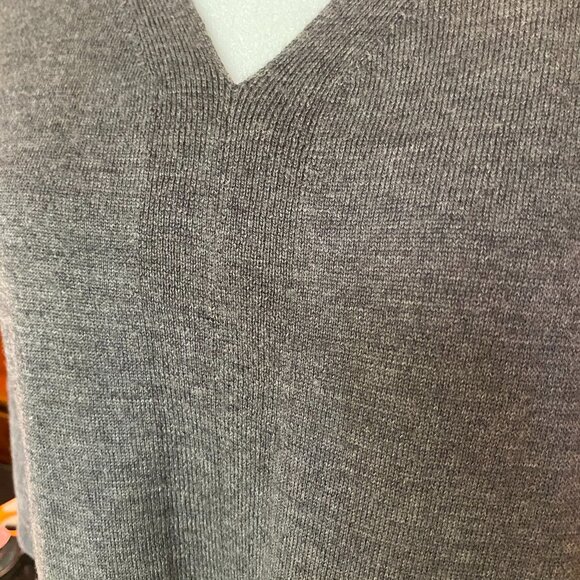 Eileen Fisher 100% Merino Wool V-Neck Tunic Sweater Grey Size Small/Petite - Picture 3 of 11